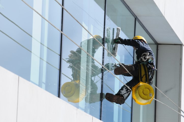 outdoor window cleaner